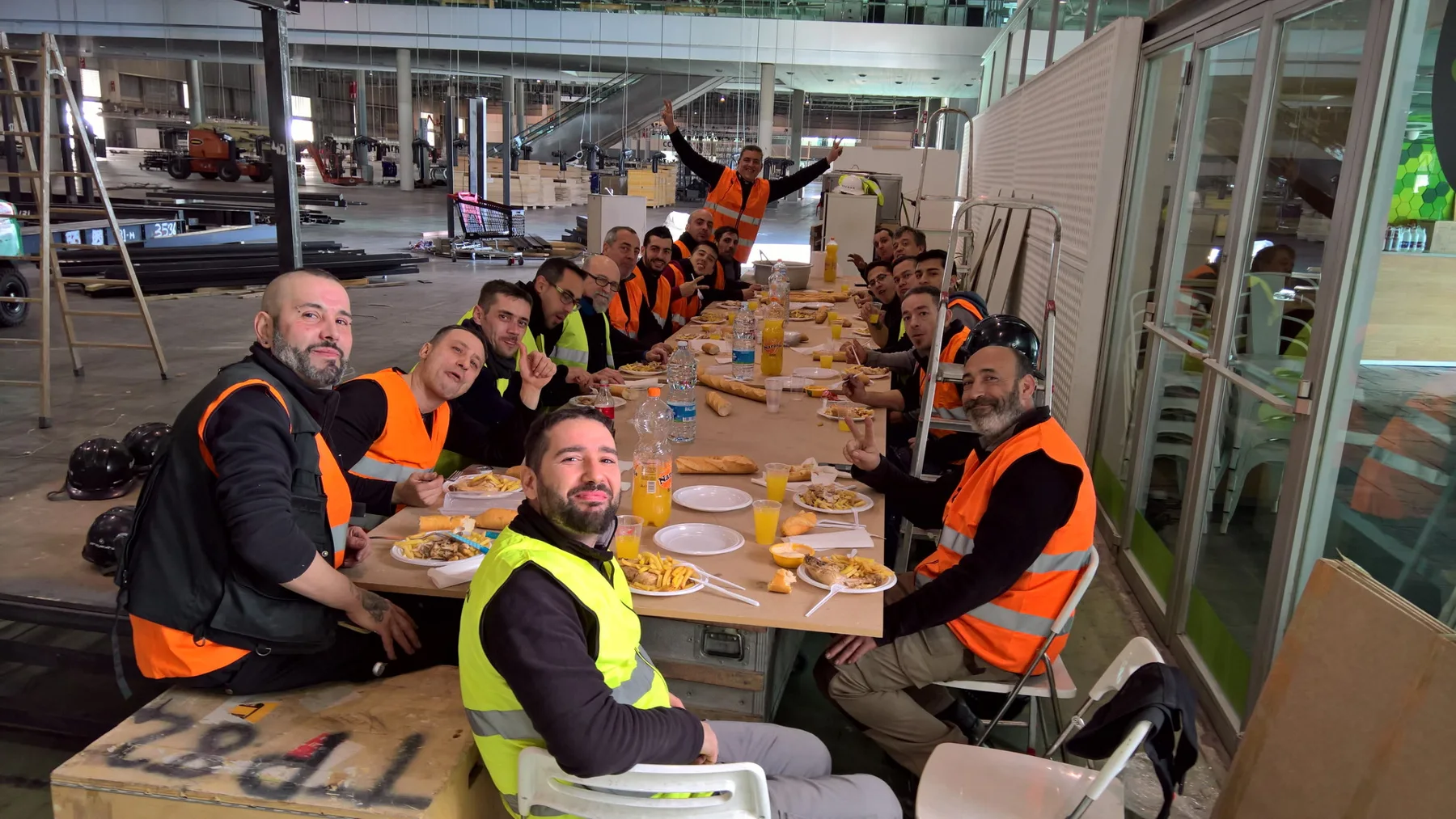 El equipo de Projekta reunido durante una jornada de trabajo.
