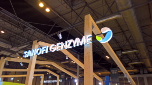 🥇 Custom exhibition stand for Sanofi_Genzyme, produced by ProjeKta stand builders with innovative branding and structure.